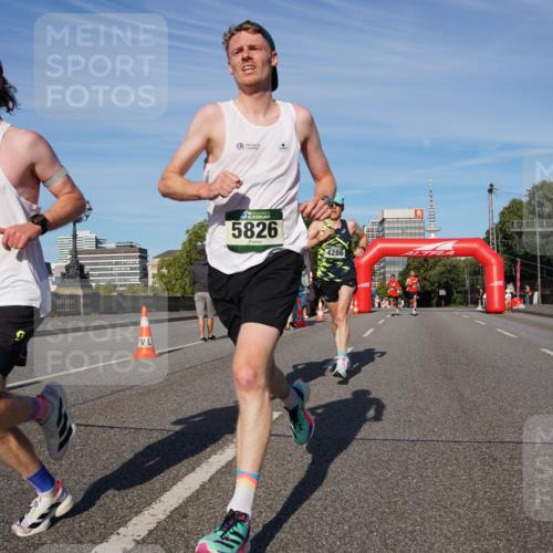 07.09.2025 - BARMER Alsterlauf Yannick Fuchs http://msf.ph/oto/8741016 07.09.2025 09:27:46 Laufen 116, 5396, 0, 5826, 4286 meine-sportfotos.de