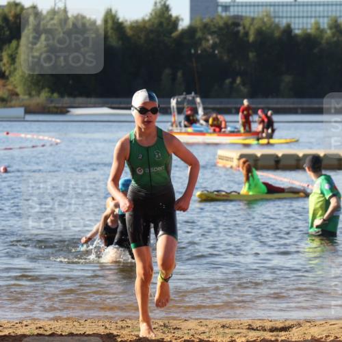 07.09.2025 - 19. Norderstedt Triathlon Luisa Fischer http://msf.ph/oto/8741030 07.09.2025 09:31:32 Schwimmen 560, 571, 574, 579, 581, 632 meine-sportfotos.de