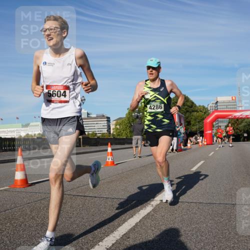 07.09.2025 - BARMER Alsterlauf Yannick Fuchs http://msf.ph/oto/8741031 07.09.2025 09:27:47 Laufen 136, 5604, 4286 meine-sportfotos.de