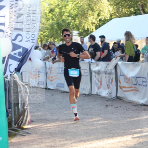 07.09.2025 - 19. Norderstedt Triathlon Luisa Fischer http://msf.ph/oto/8741038 07.09.2025 16:56:11 Ziel 930 meine-sportfotos.de
