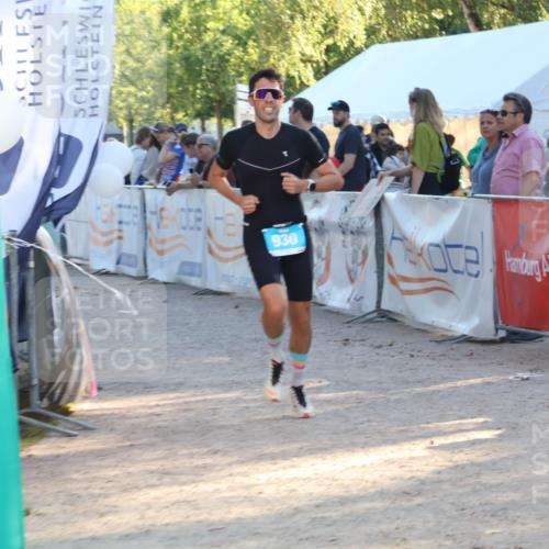 07.09.2025 - 19. Norderstedt Triathlon Luisa Fischer http://msf.ph/oto/8741049 07.09.2025 16:56:12 Ziel 930 meine-sportfotos.de