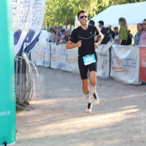 07.09.2025 - 19. Norderstedt Triathlon Luisa Fischer http://msf.ph/oto/8741053 07.09.2025 16:56:12 Ziel 930 meine-sportfotos.de