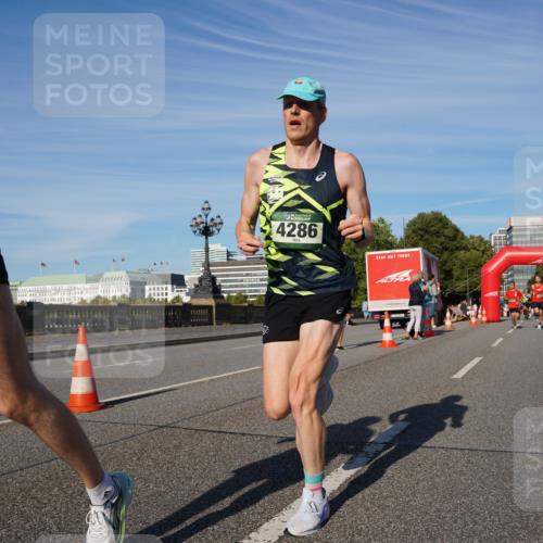 07.09.2025 - BARMER Alsterlauf Yannick Fuchs http://msf.ph/oto/8741056 07.09.2025 09:27:47 Laufen 604, 4286 meine-sportfotos.de