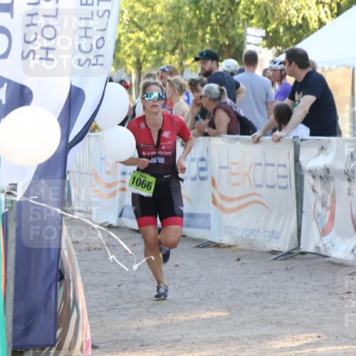 07.09.2025 - 19. Norderstedt Triathlon Luisa Fischer http://msf.ph/oto/8741110 07.09.2025 16:56:36 Ziel 1066 meine-sportfotos.de