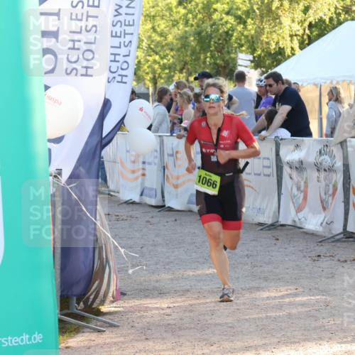 07.09.2025 - 19. Norderstedt Triathlon Luisa Fischer http://msf.ph/oto/8741126 07.09.2025 16:56:37 Ziel 1066 meine-sportfotos.de