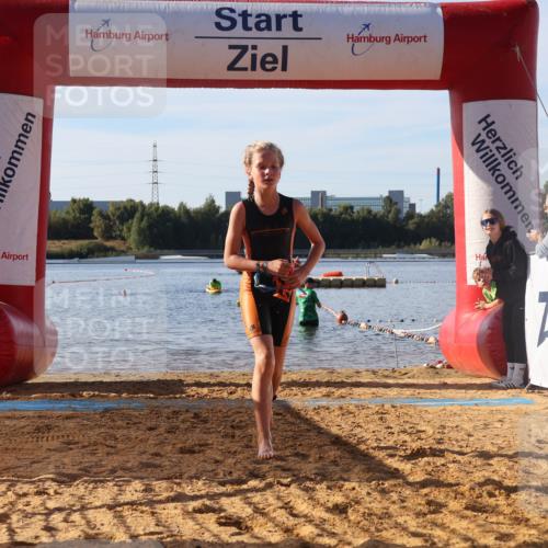 07.09.2025 - 19. Norderstedt Triathlon Luisa Fischer http://msf.ph/oto/8741168 07.09.2025 09:31:43 Schwimmen 560, 581, 626 meine-sportfotos.de