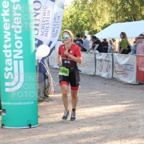 07.09.2025 - 19. Norderstedt Triathlon Luisa Fischer http://msf.ph/oto/8741179 07.09.2025 16:56:39 Ziel 1066 meine-sportfotos.de