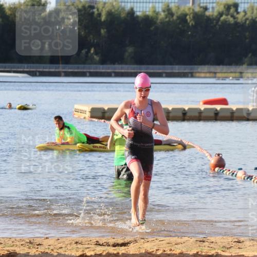 07.09.2025 - 19. Norderstedt Triathlon Luisa Fischer http://msf.ph/oto/8741225 07.09.2025 09:32:38 Schwimmen 628 meine-sportfotos.de