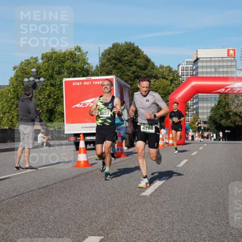 07.09.2025 - BARMER Alsterlauf Yannick Fuchs http://msf.ph/oto/8741278 07.09.2025 09:27:53 Laufen 8037, 4138, 4288 meine-sportfotos.de
