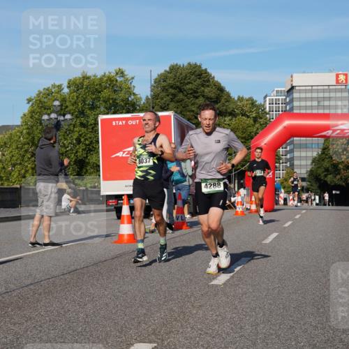 07.09.2025 - BARMER Alsterlauf Yannick Fuchs http://msf.ph/oto/8741292 07.09.2025 09:27:53 Laufen 8037, 4288, 138 meine-sportfotos.de