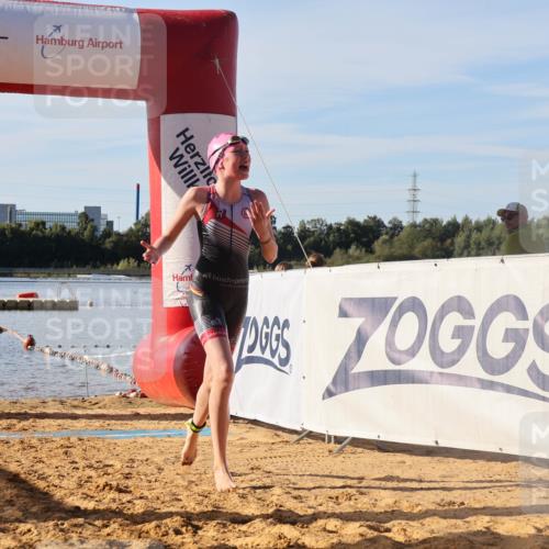 07.09.2025 - 19. Norderstedt Triathlon Luisa Fischer http://msf.ph/oto/8741300 07.09.2025 09:32:42 Schwimmen 628 meine-sportfotos.de
