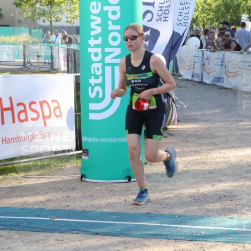 07.09.2025 - 19. Norderstedt Triathlon Luisa Fischer http://msf.ph/oto/8741308 07.09.2025 16:57:06 Ziel 455 meine-sportfotos.de
