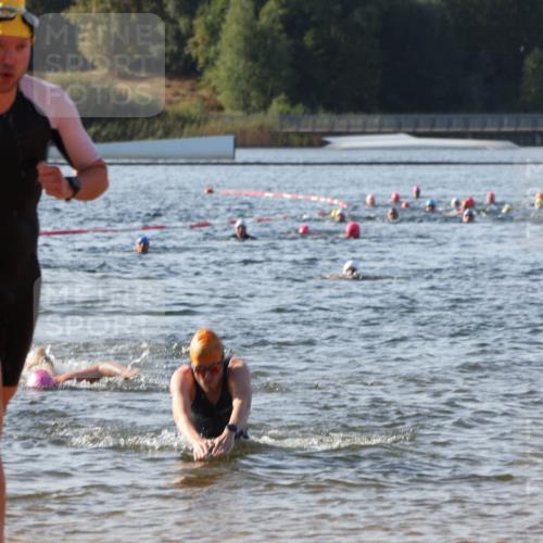 07.09.2025 - 19. Norderstedt Triathlon Luisa Fischer http://msf.ph/oto/8741315 07.09.2025 10:03:53 Schwimmen 1147 meine-sportfotos.de