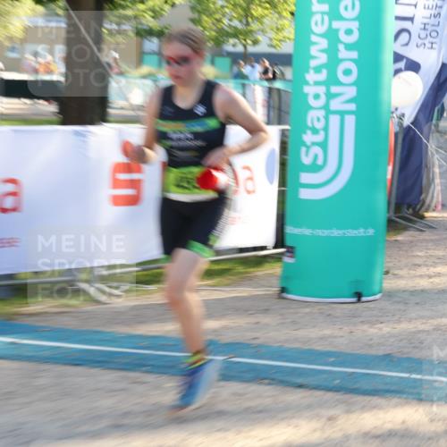 07.09.2025 - 19. Norderstedt Triathlon Luisa Fischer http://msf.ph/oto/8741317 07.09.2025 16:57:07 Ziel 455 meine-sportfotos.de
