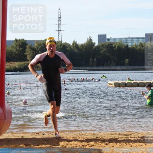 07.09.2025 - 19. Norderstedt Triathlon Luisa Fischer http://msf.ph/oto/8741328 07.09.2025 10:03:54 Schwimmen 1147, 1149 meine-sportfotos.de