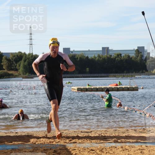 07.09.2025 - 19. Norderstedt Triathlon Luisa Fischer http://msf.ph/oto/8741337 07.09.2025 10:03:54 Schwimmen 1147, 1149 meine-sportfotos.de