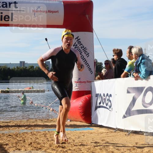 07.09.2025 - 19. Norderstedt Triathlon Luisa Fischer http://msf.ph/oto/8741355 07.09.2025 10:03:56 Schwimmen 1147, 1149 meine-sportfotos.de