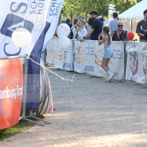 07.09.2025 - 19. Norderstedt Triathlon Luisa Fischer http://msf.ph/oto/8741396 07.09.2025 16:57:46 Ziel  meine-sportfotos.de