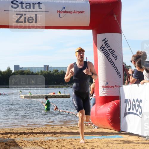 07.09.2025 - 19. Norderstedt Triathlon Luisa Fischer http://msf.ph/oto/8741425 07.09.2025 10:04:00 Schwimmen 1147, 1149 meine-sportfotos.de