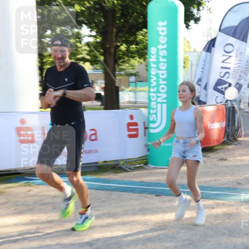 07.09.2025 - 19. Norderstedt Triathlon Luisa Fischer http://msf.ph/oto/8741468 07.09.2025 16:57:53 Ziel 1415, 1516 meine-sportfotos.de