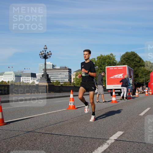 07.09.2025 - BARMER Alsterlauf Yannick Fuchs http://msf.ph/oto/8741480 07.09.2025 09:27:56 Laufen 4138 meine-sportfotos.de