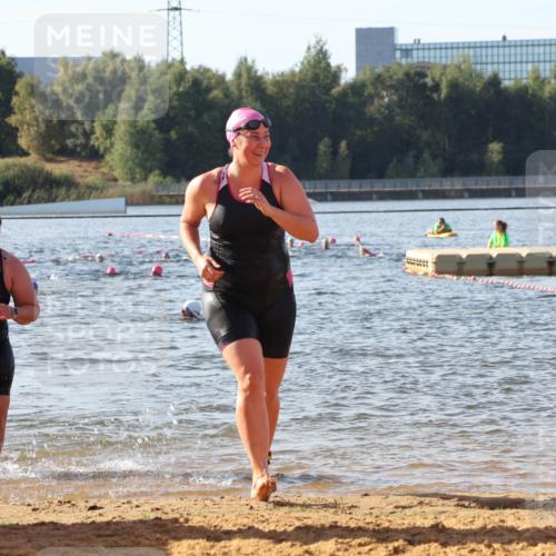 07.09.2025 - 19. Norderstedt Triathlon Luisa Fischer http://msf.ph/oto/8741483 07.09.2025 10:04:10 Schwimmen 1113, 1118, 1149 meine-sportfotos.de