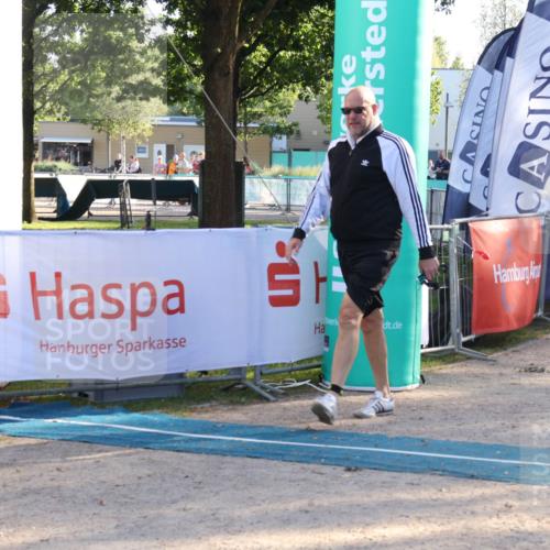 07.09.2025 - 19. Norderstedt Triathlon Luisa Fischer http://msf.ph/oto/8741500 07.09.2025 16:57:57 Ziel 1415, 1516 meine-sportfotos.de