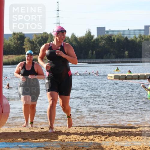 07.09.2025 - 19. Norderstedt Triathlon Luisa Fischer http://msf.ph/oto/8741510 07.09.2025 10:04:12 Schwimmen 1113, 1118, 1149 meine-sportfotos.de