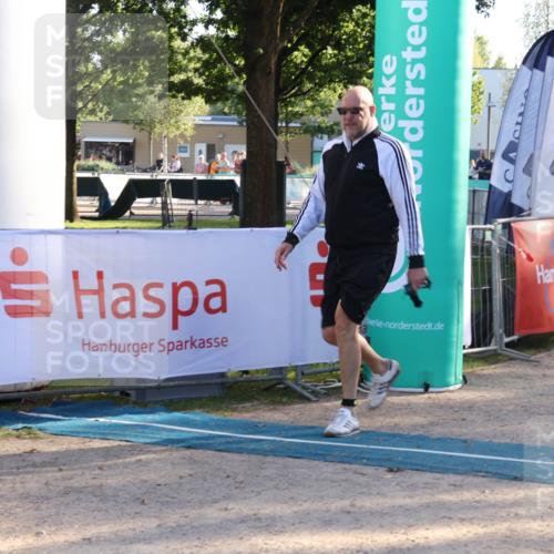 07.09.2025 - 19. Norderstedt Triathlon Luisa Fischer http://msf.ph/oto/8741511 07.09.2025 16:57:57 Ziel 1415, 1516 meine-sportfotos.de