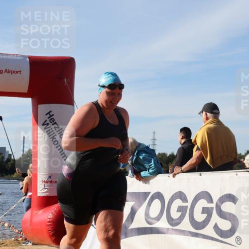07.09.2025 - 19. Norderstedt Triathlon Luisa Fischer http://msf.ph/oto/8741582 07.09.2025 10:04:18 Schwimmen 1113, 1118 meine-sportfotos.de