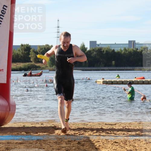 07.09.2025 - 19. Norderstedt Triathlon Luisa Fischer http://msf.ph/oto/8741616 07.09.2025 10:04:28 Schwimmen 1138 meine-sportfotos.de