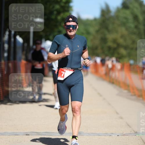 07.09.2025 - 19. Norderstedt Triathlon Michael Strokosch http://msf.ph/oto/8741632 07.09.2025 13:07:37 Laufen 709, 781, 788, 816, 1262 meine-sportfotos.de