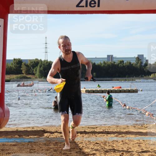 07.09.2025 - 19. Norderstedt Triathlon Luisa Fischer http://msf.ph/oto/8741639 07.09.2025 10:04:29 Schwimmen 1138 meine-sportfotos.de