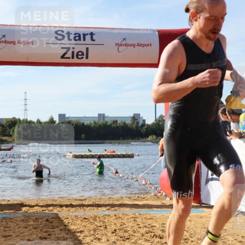 07.09.2025 - 19. Norderstedt Triathlon Luisa Fischer http://msf.ph/oto/8741658 07.09.2025 10:04:31 Schwimmen 1138 meine-sportfotos.de
