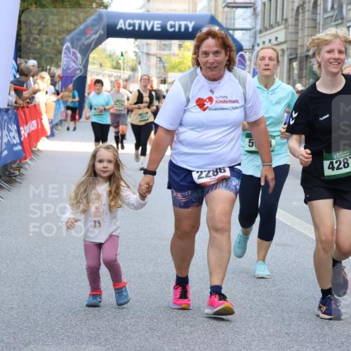 07.09.2025 - BARMER Alsterlauf Strokosch-Dieckow http://msf.ph/oto/8741665 07.09.2025 10:18:25 Ziel 2063, 2099, 2267, 2554, 2625, 3084, 3092, 3143, 3499, 4023, 4071, 4477, 4780, 4869, 8063 meine-sportfotos.de