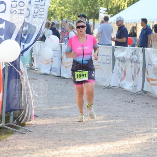07.09.2025 - 19. Norderstedt Triathlon Luisa Fischer http://msf.ph/oto/8741725 07.09.2025 16:58:42 Ziel 953, 956, 1091 meine-sportfotos.de