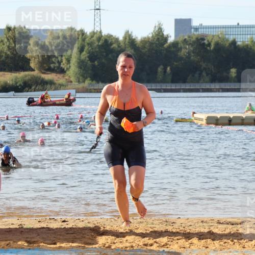 07.09.2025 - 19. Norderstedt Triathlon Luisa Fischer http://msf.ph/oto/8741728 07.09.2025 10:04:49 Schwimmen 1129, 1139 meine-sportfotos.de