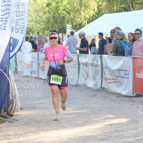 07.09.2025 - 19. Norderstedt Triathlon Luisa Fischer http://msf.ph/oto/8741731 07.09.2025 16:58:43 Ziel 953, 1091 meine-sportfotos.de