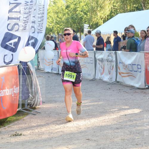 07.09.2025 - 19. Norderstedt Triathlon Luisa Fischer http://msf.ph/oto/8741747 07.09.2025 16:58:43 Ziel 953, 1091 meine-sportfotos.de