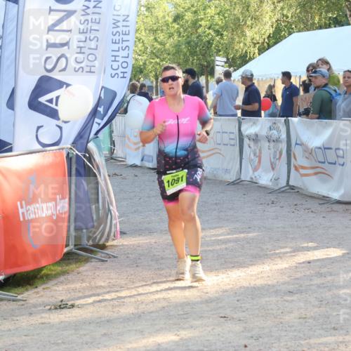 07.09.2025 - 19. Norderstedt Triathlon Luisa Fischer http://msf.ph/oto/8741748 07.09.2025 16:58:43 Ziel 953, 1091 meine-sportfotos.de
