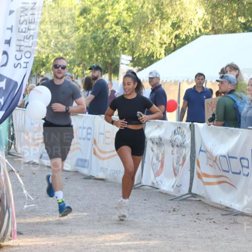 07.09.2025 - 19. Norderstedt Triathlon Luisa Fischer http://msf.ph/oto/8741788 07.09.2025 16:58:52 Ziel 951, 1091 meine-sportfotos.de