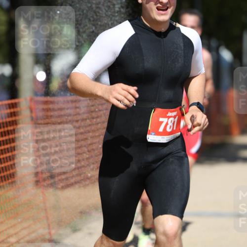 07.09.2025 - 19. Norderstedt Triathlon Michael Strokosch http://msf.ph/oto/8741792 07.09.2025 13:07:42 Laufen 709, 781, 816, 1262 meine-sportfotos.de