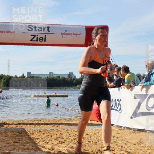 07.09.2025 - 19. Norderstedt Triathlon Luisa Fischer http://msf.ph/oto/8741794 07.09.2025 10:04:52 Schwimmen 1129 meine-sportfotos.de