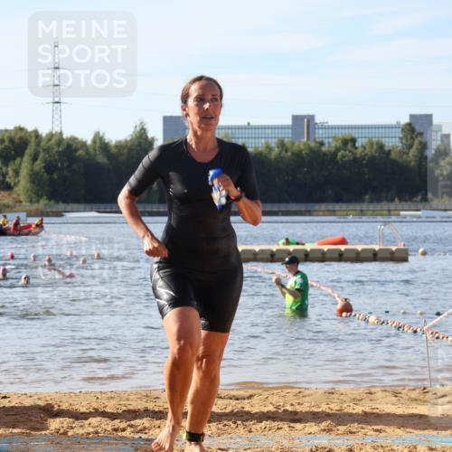 07.09.2025 - 19. Norderstedt Triathlon Luisa Fischer http://msf.ph/oto/8741830 07.09.2025 10:05:04 Schwimmen 1117 meine-sportfotos.de