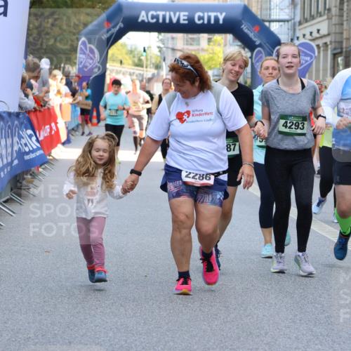 07.09.2025 - BARMER Alsterlauf Strokosch-Dieckow http://msf.ph/oto/8741849 07.09.2025 10:18:23 Ziel 2099, 2267, 2554, 2625, 3084, 3092, 3143, 3499, 4023, 4071, 4477, 4780, 8063 meine-sportfotos.de
