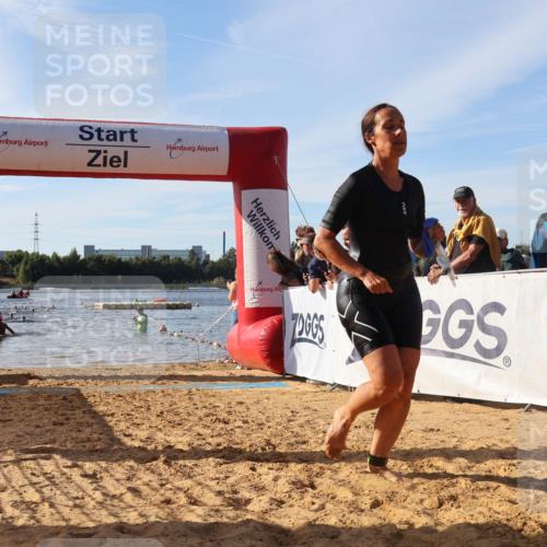 07.09.2025 - 19. Norderstedt Triathlon Luisa Fischer http://msf.ph/oto/8741869 07.09.2025 10:05:06 Schwimmen 1117 meine-sportfotos.de