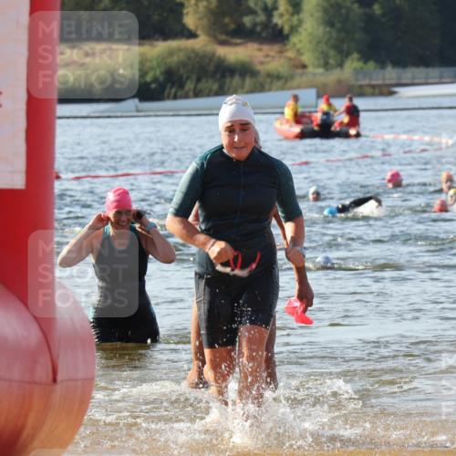 07.09.2025 - 19. Norderstedt Triathlon Luisa Fischer http://msf.ph/oto/8741886 07.09.2025 10:05:14 Schwimmen 1110, 1117, 1151 meine-sportfotos.de