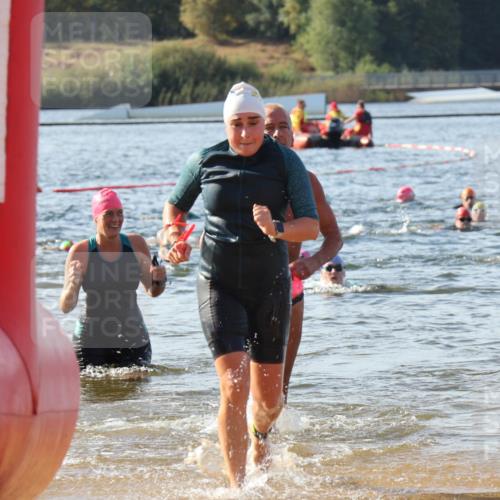 07.09.2025 - 19. Norderstedt Triathlon Luisa Fischer http://msf.ph/oto/8741889 07.09.2025 10:05:14 Schwimmen 1110, 1117, 1151 meine-sportfotos.de