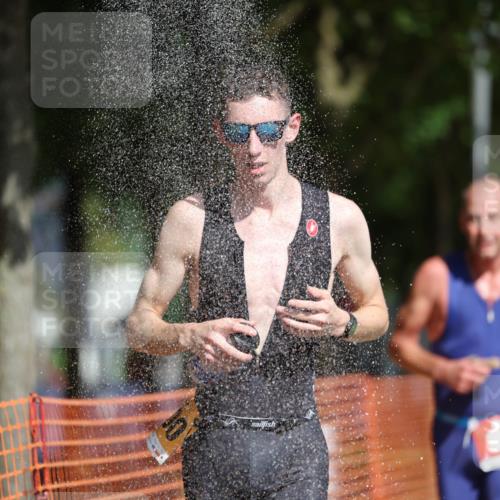 07.09.2025 - 19. Norderstedt Triathlon Michael Strokosch http://msf.ph/oto/8741956 07.09.2025 11:54:20 Laufen 821, 1200 meine-sportfotos.de