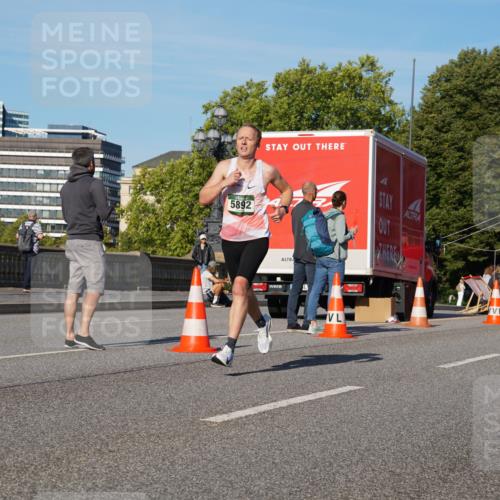 07.09.2025 - BARMER Alsterlauf Yannick Fuchs http://msf.ph/oto/8741970 07.09.2025 09:28:18 Laufen 5892, 8081, 26 meine-sportfotos.de